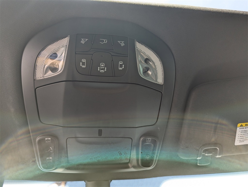 2026 Chrysler Pacifica photo 26