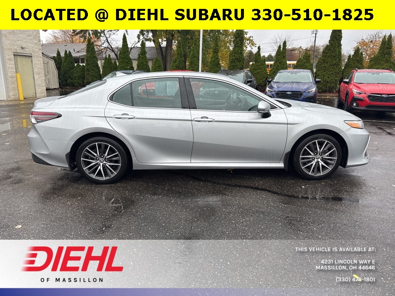 2021 Toyota Camry XLE photo 3