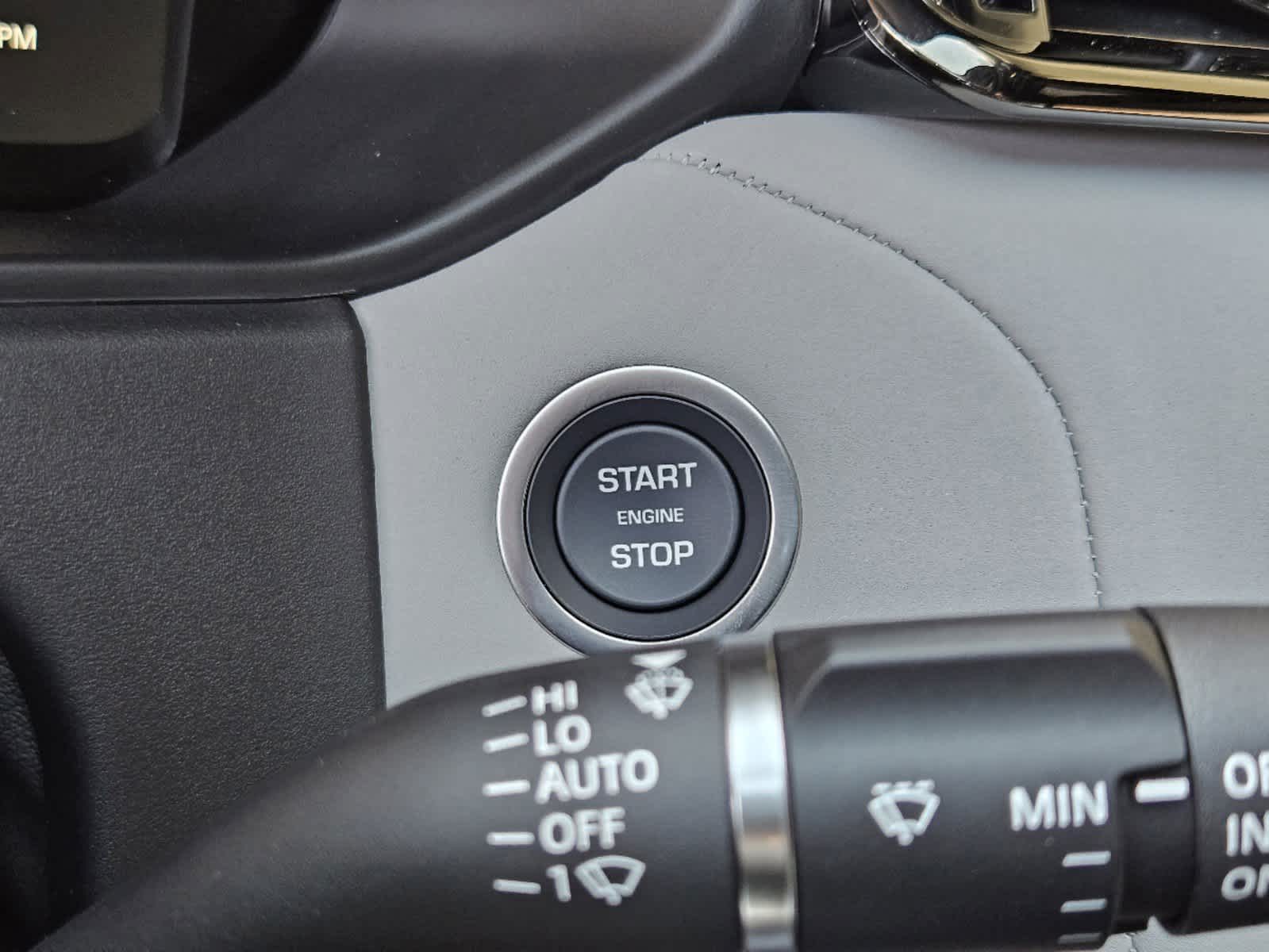2026 Land Rover Range Rover Velar SE photo 15
