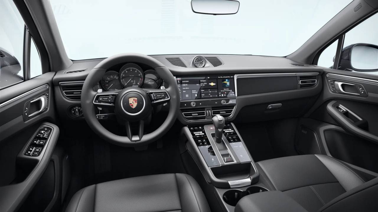 2026 Porsche Macan T photo 8