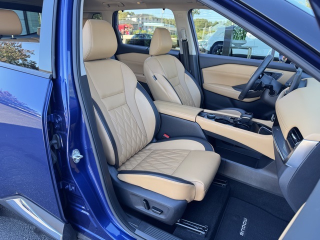 2023 Nissan Rogue Platinum photo 23
