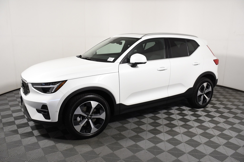 Used 2025 Volvo XC40 Plus with VIN YV4L12UE6S2481176 for sale in Richfield, Minnesota