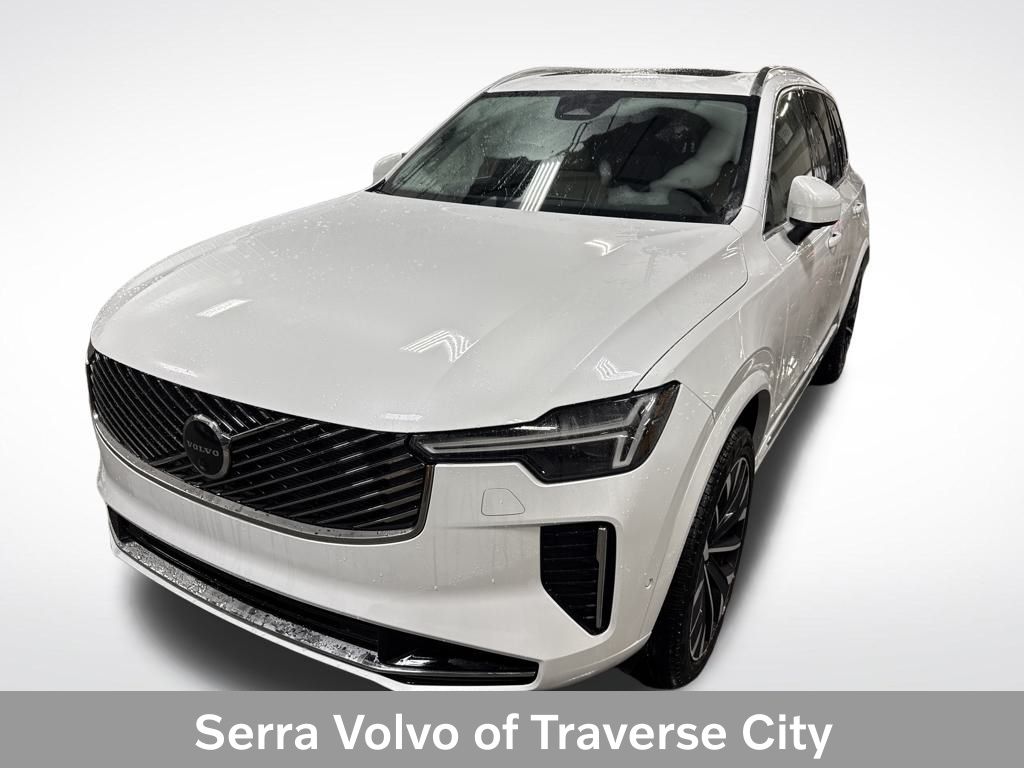 2026 Volvo XC90 Plus's photo