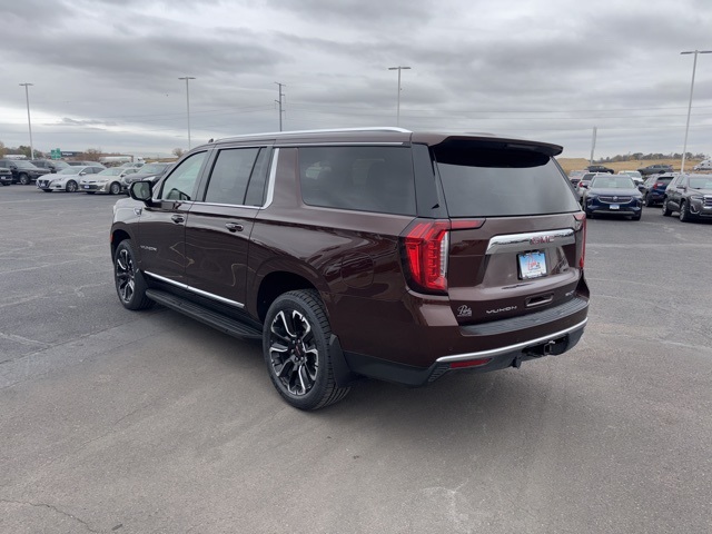 2023 Gmc Yukon XL SLT photo 4