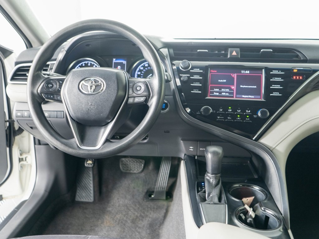 2018 Toyota Camry XLE XSE photo 12