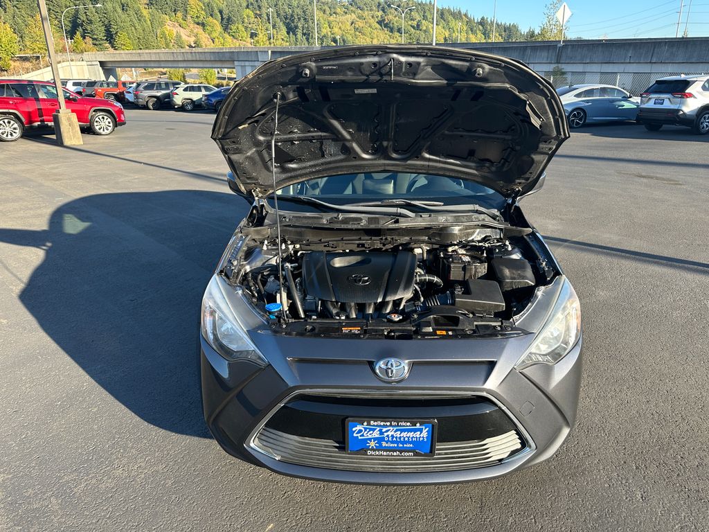 2017 Toyota Yaris iA Base photo 4