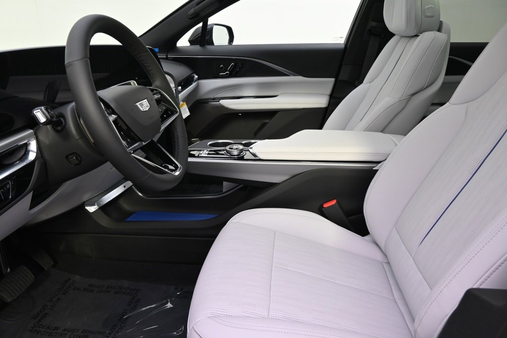 2025 Cadillac Lyriq Luxury photo 12