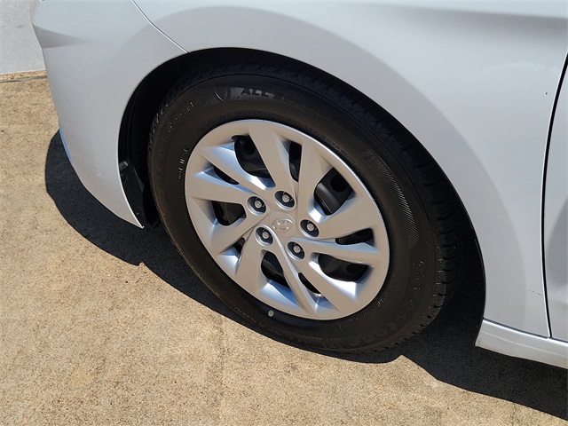2020 Hyundai Elantra SE photo 8