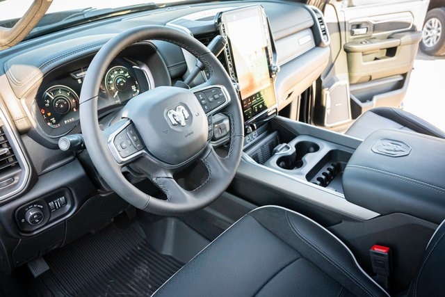 2025 Ram 2500 Laramie photo 17