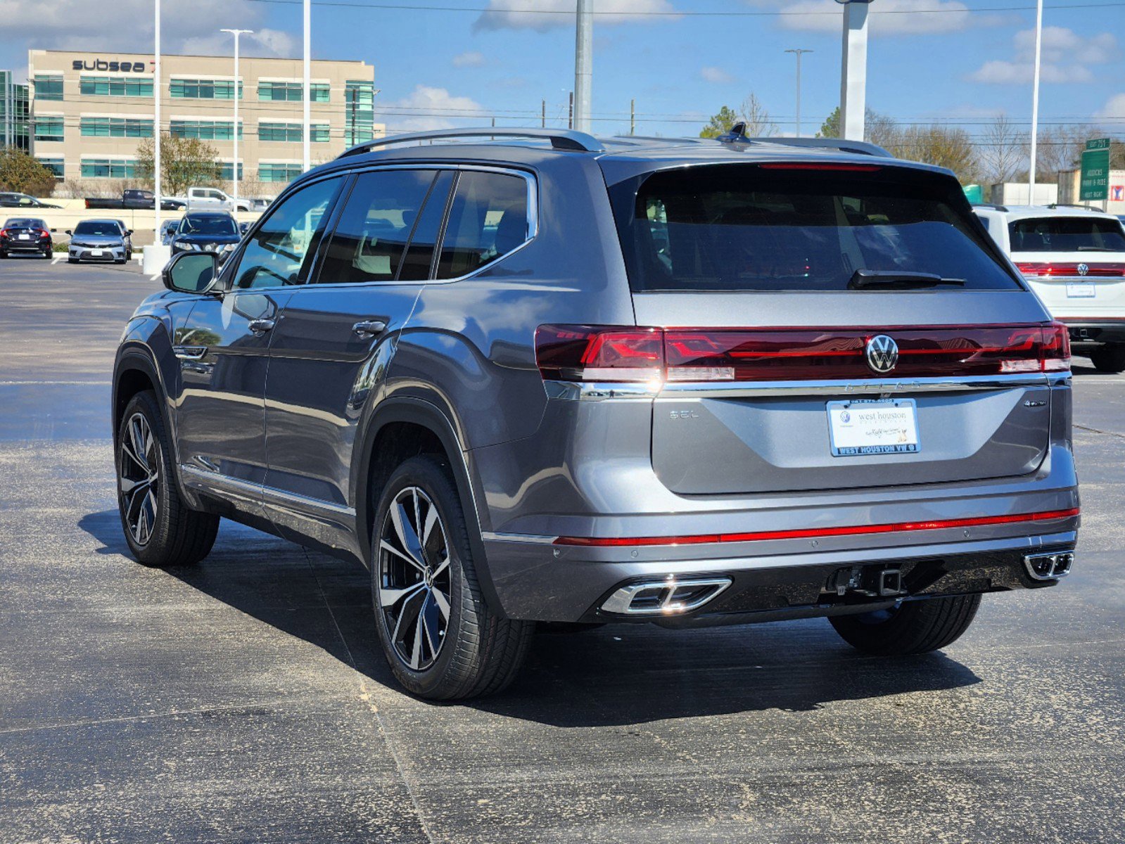 2025 Volkswagen Atlas SEL Premium R-Line photo 5