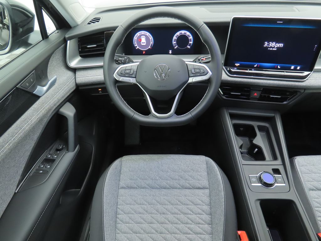 2026 Volkswagen Tiguan S photo 3