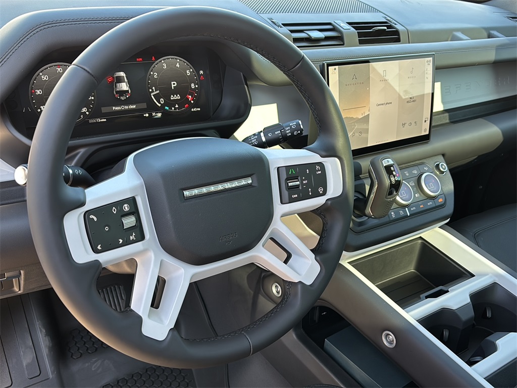 2025 Land Rover Defender 110 S photo 2