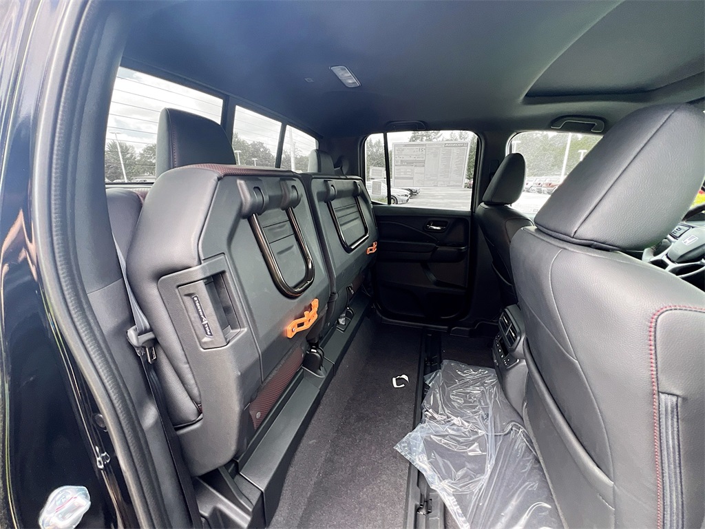 2025 Honda Ridgeline Black Edition photo 9