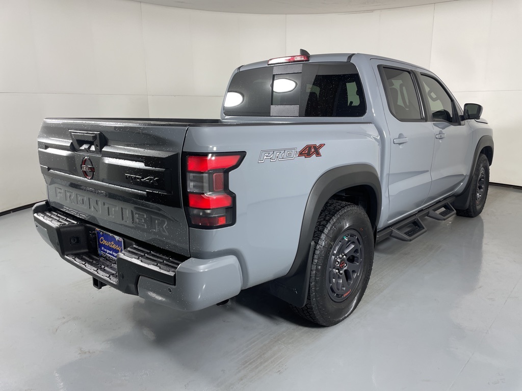2025 Nissan Frontier PRO-4X photo 7