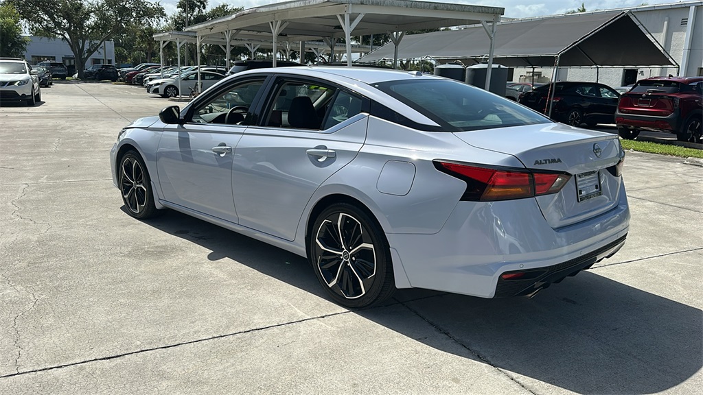 2024 Nissan Altima 2.5 SR photo 5