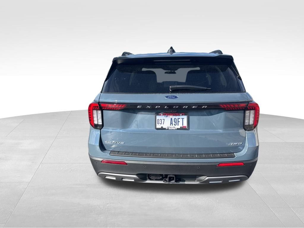 2025 Ford Explorer photo 3