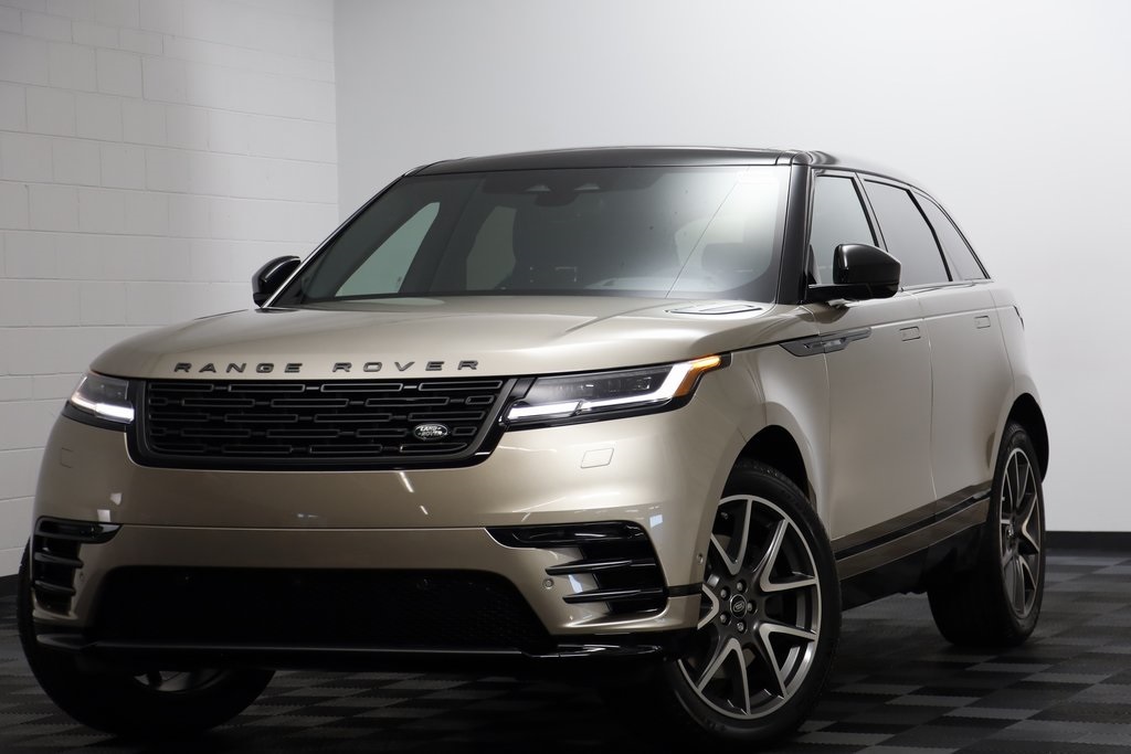 2026 Land Rover Range Rover Velar Dynamic SE's photo