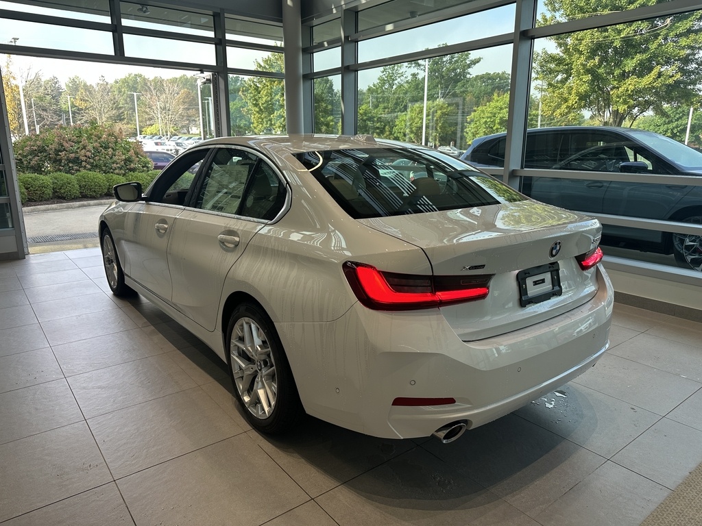 2025 Bmw 330i xDrive Sedan photo 4