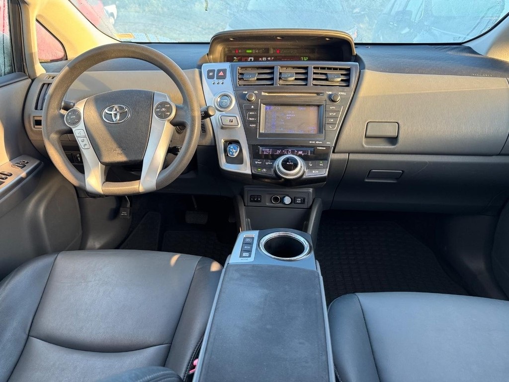 2012 Toyota Prius V Five photo 15
