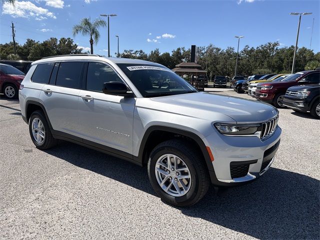 2025 Jeep Grand Cherokee Laredo X photo 2