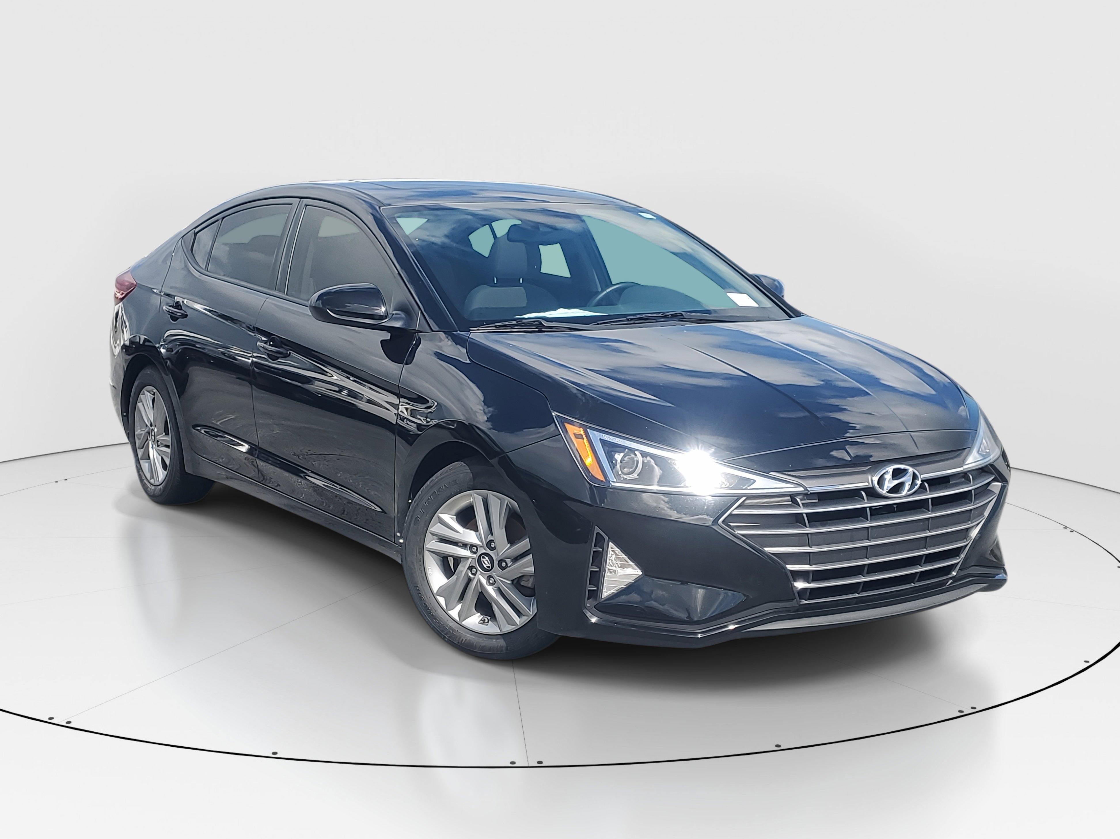 2020 Hyundai Elantra Value Edition photo 2