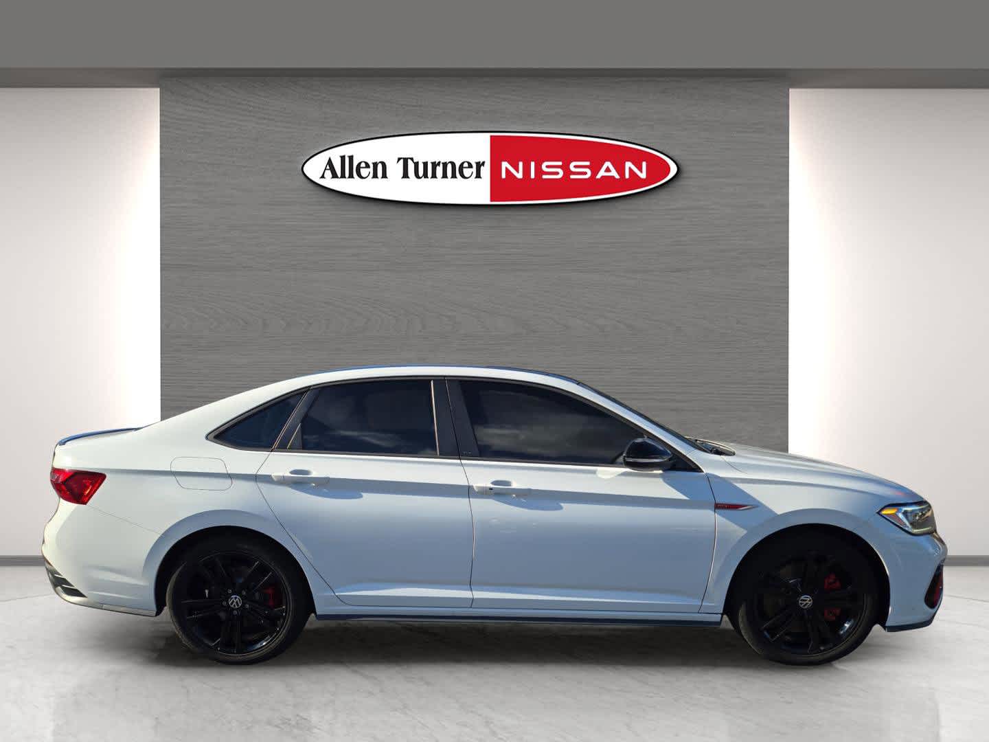 2022 Volkswagen Jetta GLI Autobahn photo 2