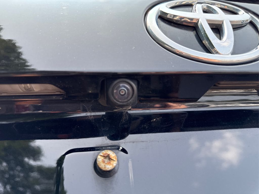 2025 Toyota RAV4 XLE photo 14