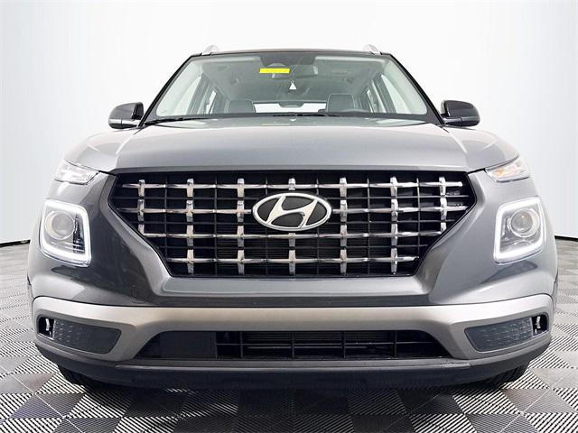 2025 Hyundai Venue Limited photo 9