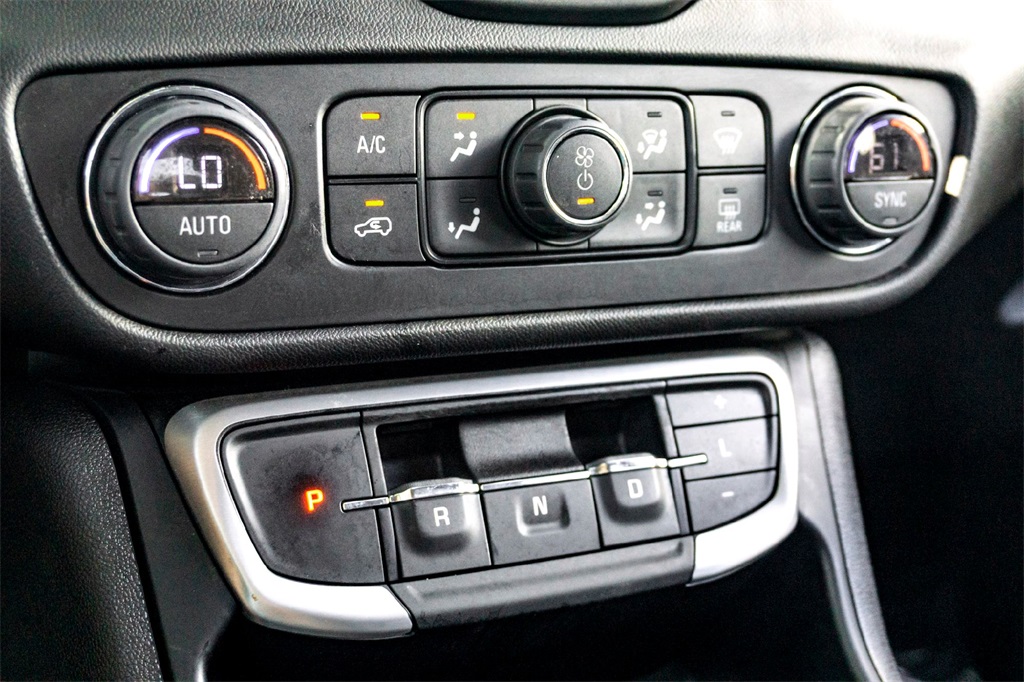 2024 Gmc Terrain SLT photo 23