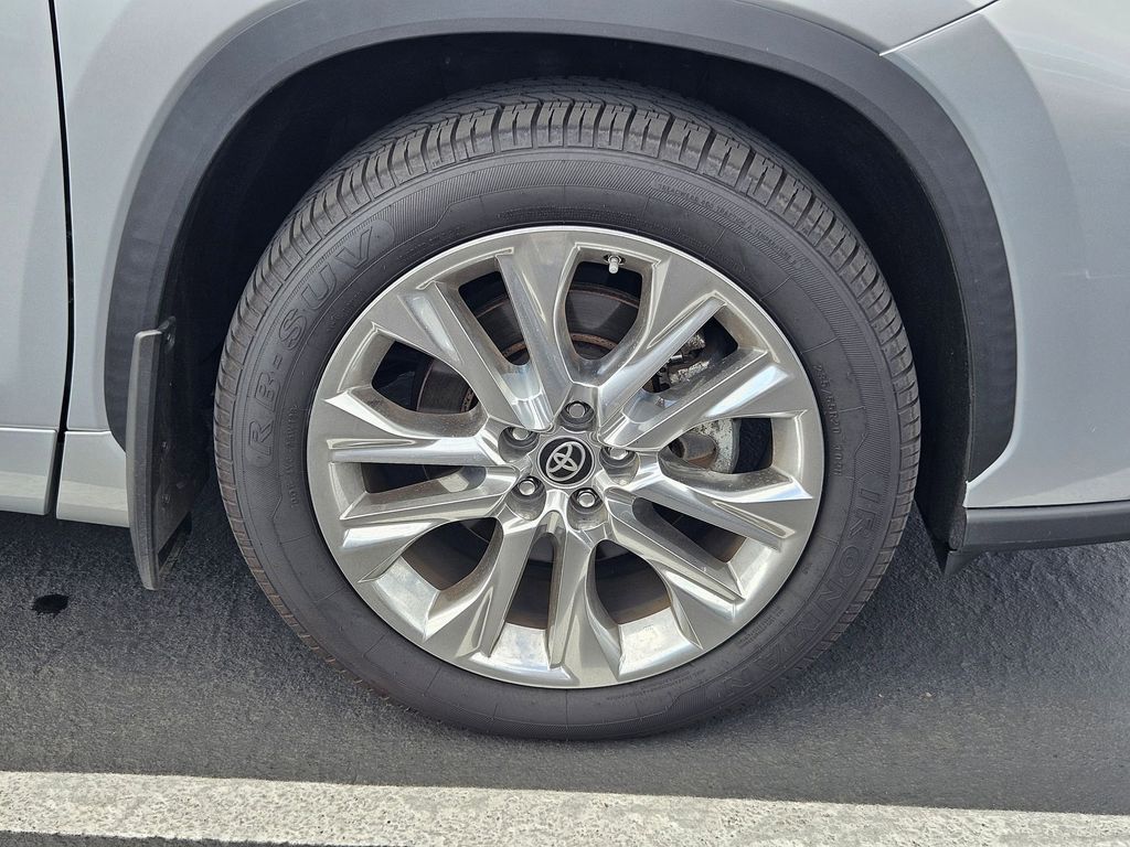 2021 Toyota Highlander Limited photo 35