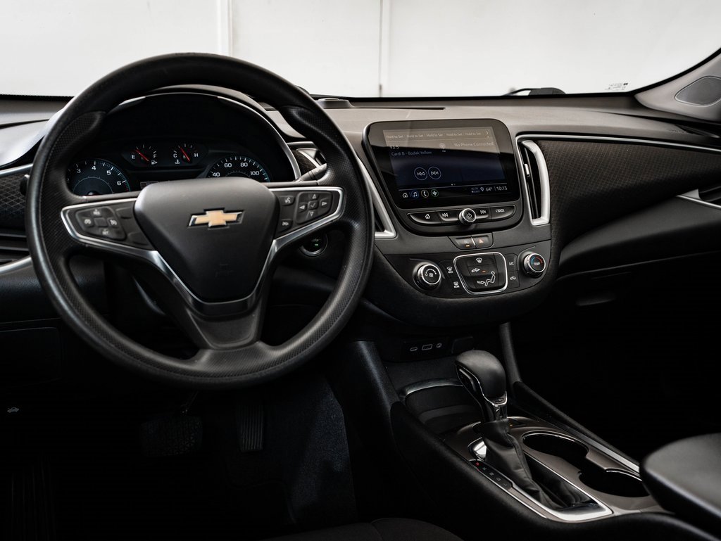 2021 Chevrolet Malibu LS photo 4