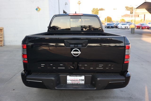 2025 Nissan Frontier King Cab SV photo 5