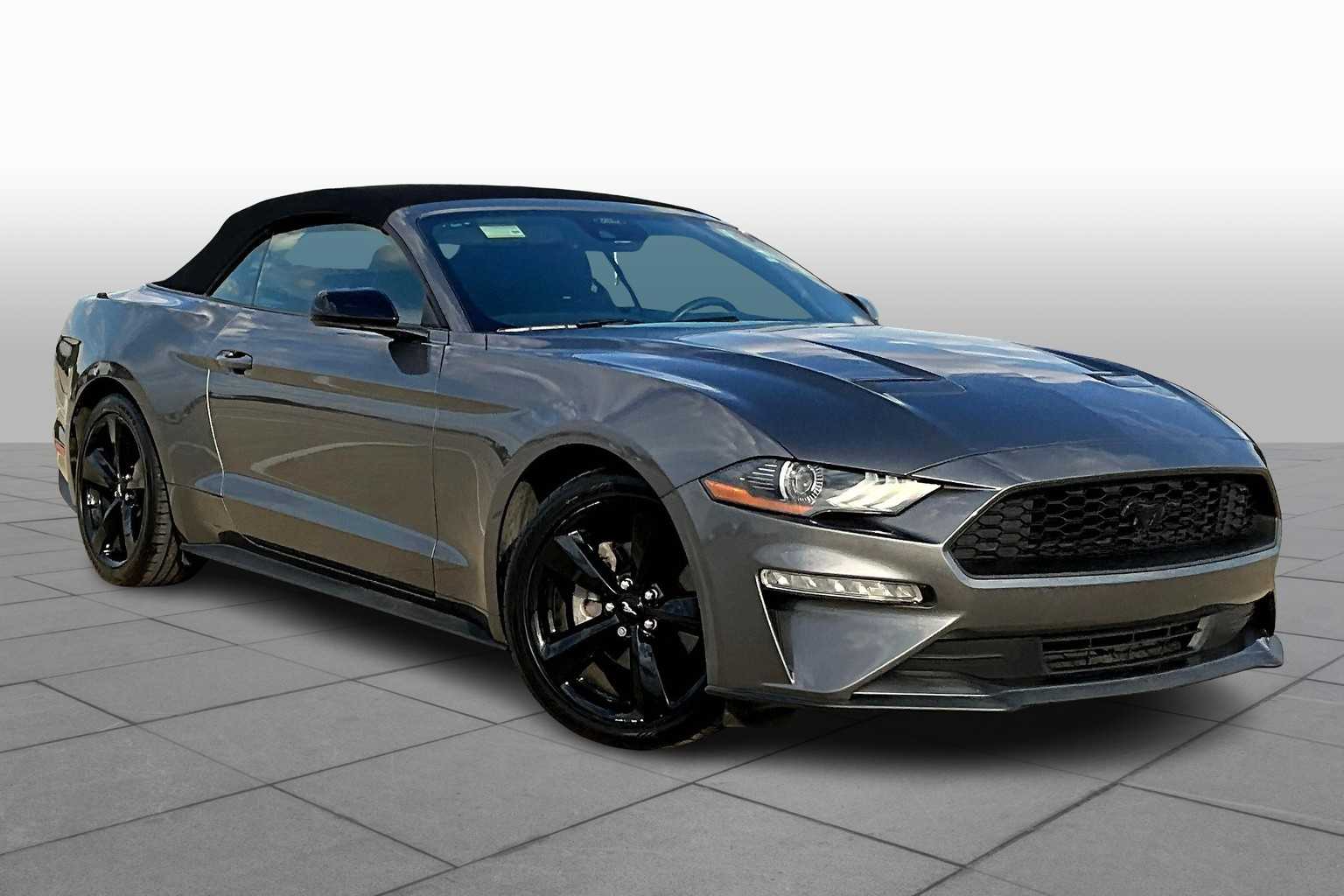 2021 Ford Mustang EcoBoost photo 4