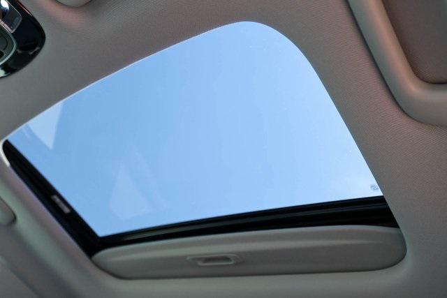 New 2025 Red Hyundai SEL Convenience FWD image 11