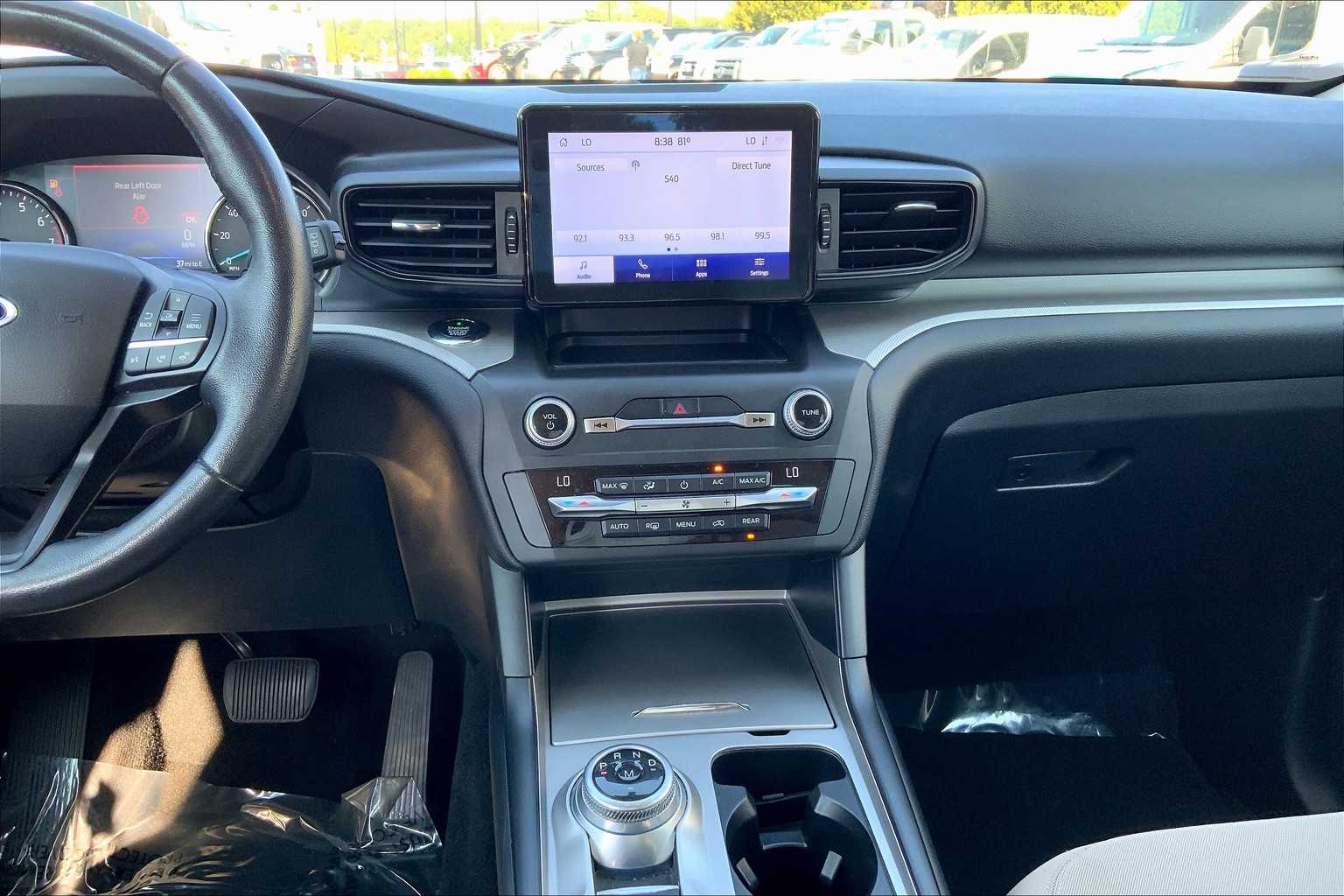 2020 Ford Explorer XLT photo 6
