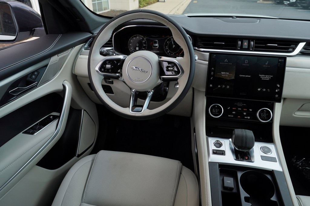 2026 JAGUAR F-PACE - Image 15
