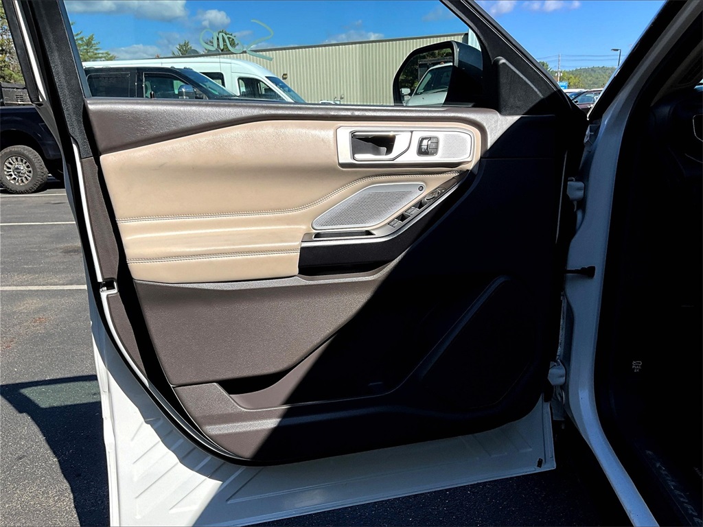 2020 Ford Explorer Platinum photo 9
