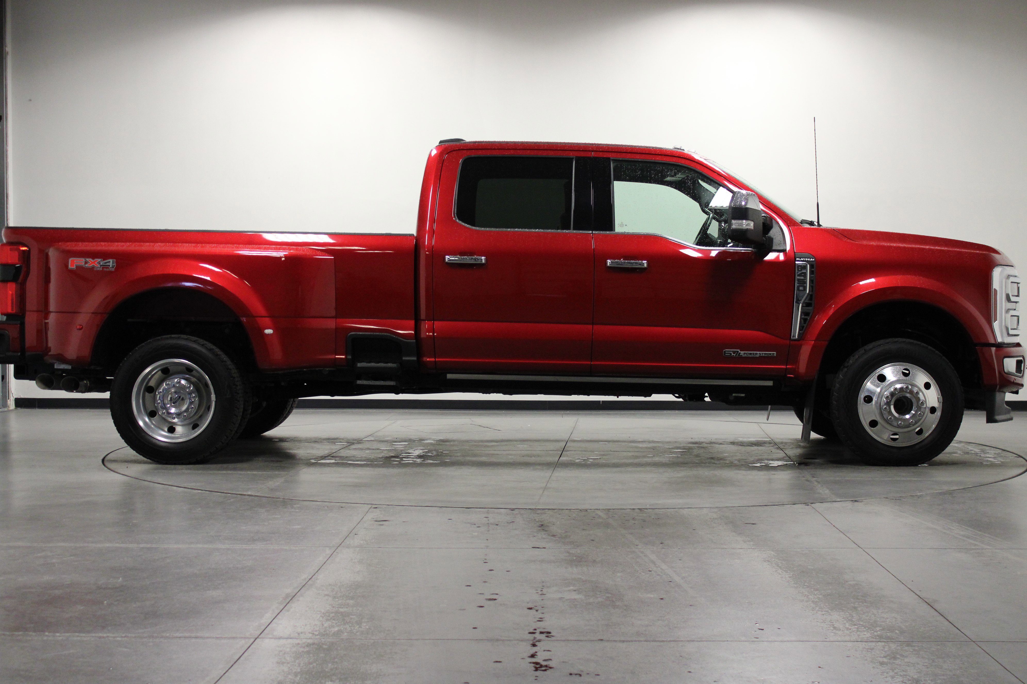 2024 Ford F-450 Platinum photo 2