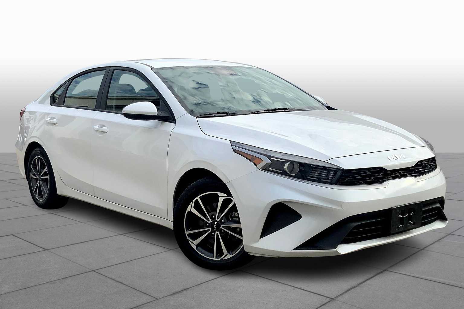 Certified 2022 Kia FORTE LXS with VIN 3KPF24AD1NE468623 for sale in Kansas City