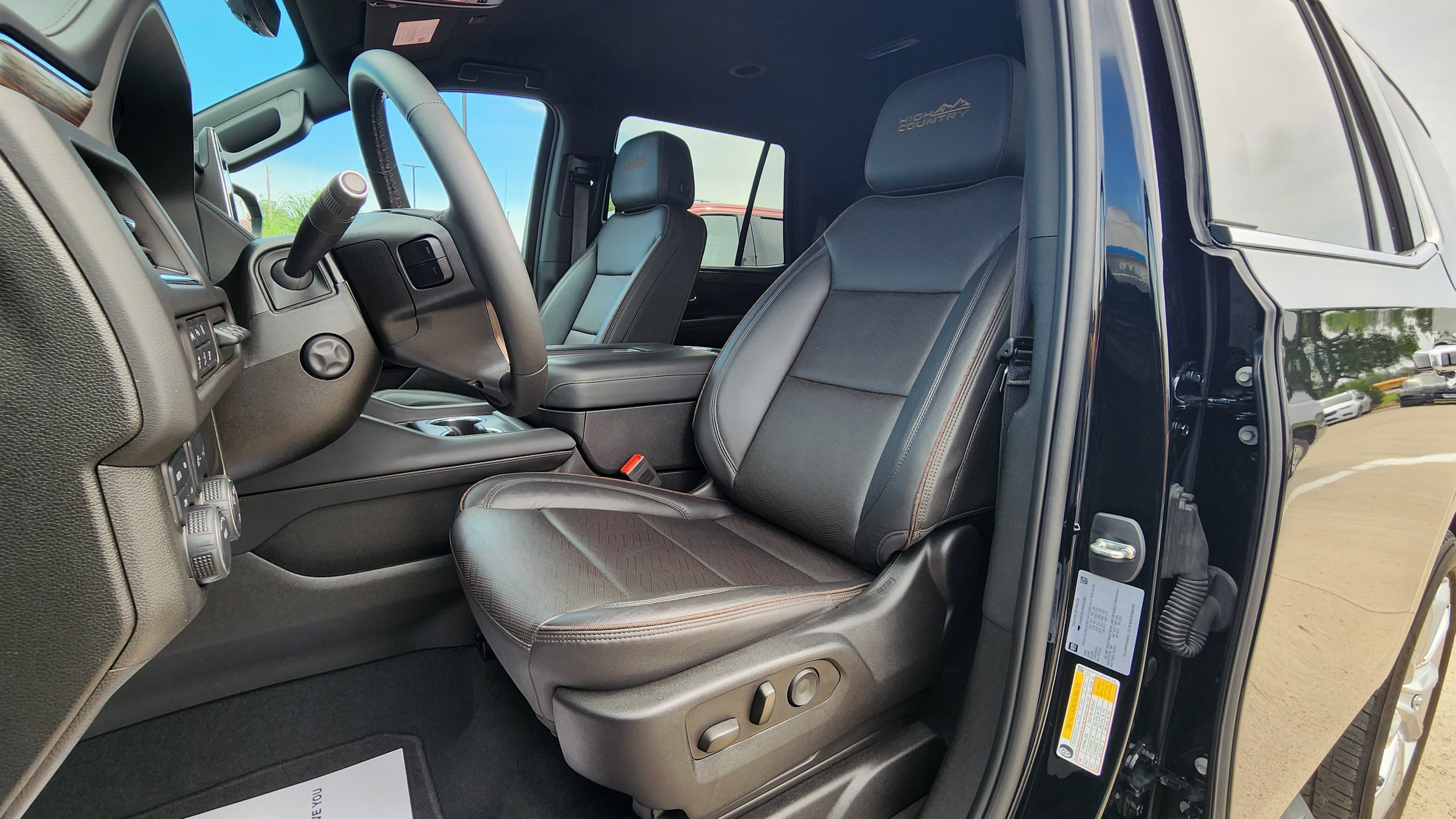 2023 Chevrolet Tahoe High Country photo 14