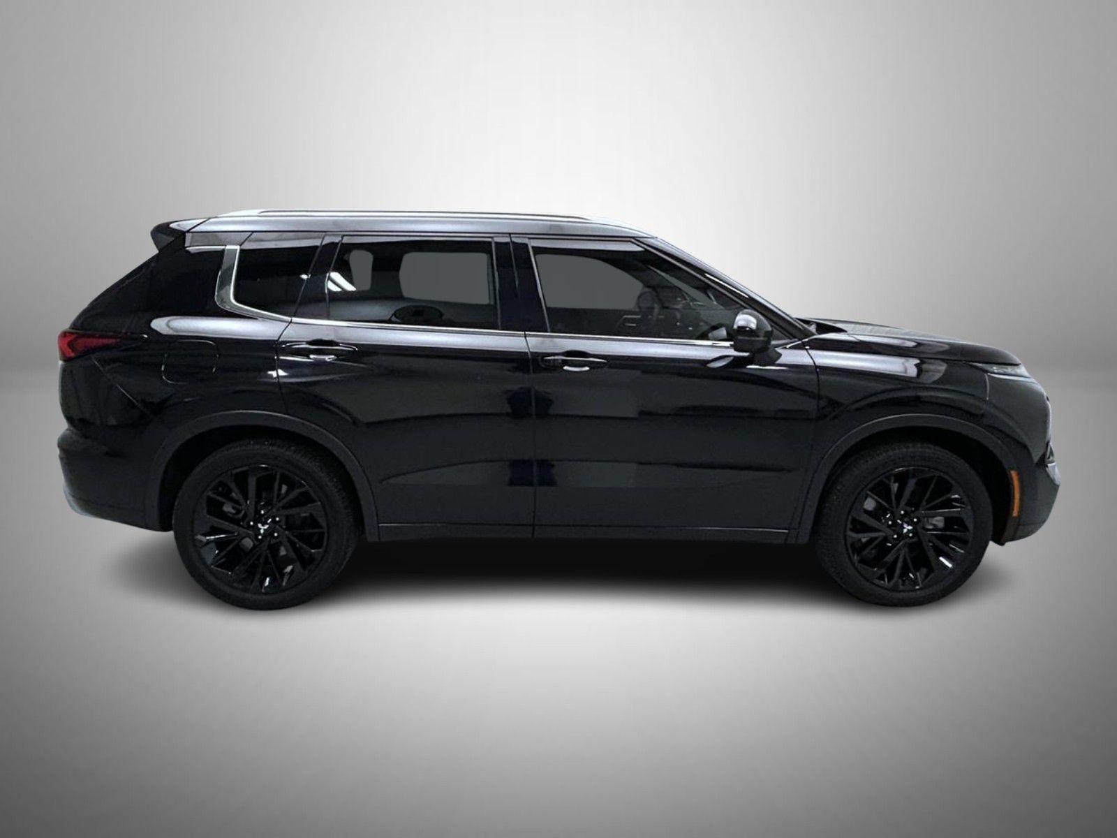 2022 Mitsubishi Outlander SEL photo 4