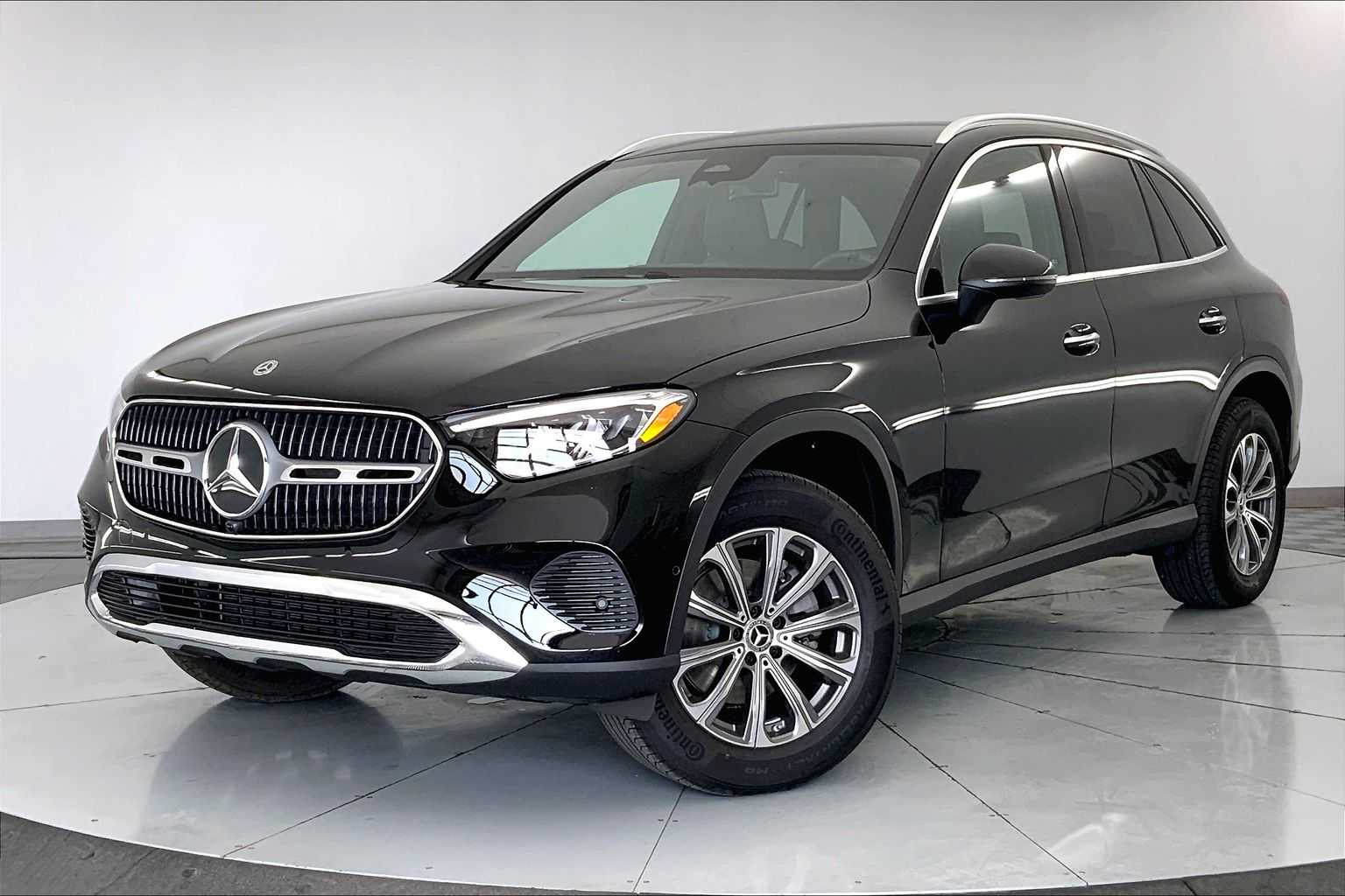 2025 Mercedes-Benz GLC Base's photo