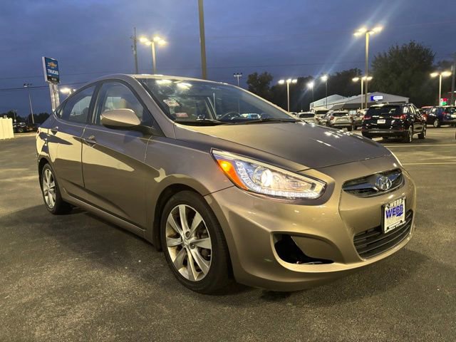 2014 Hyundai Accent GLS photo 3