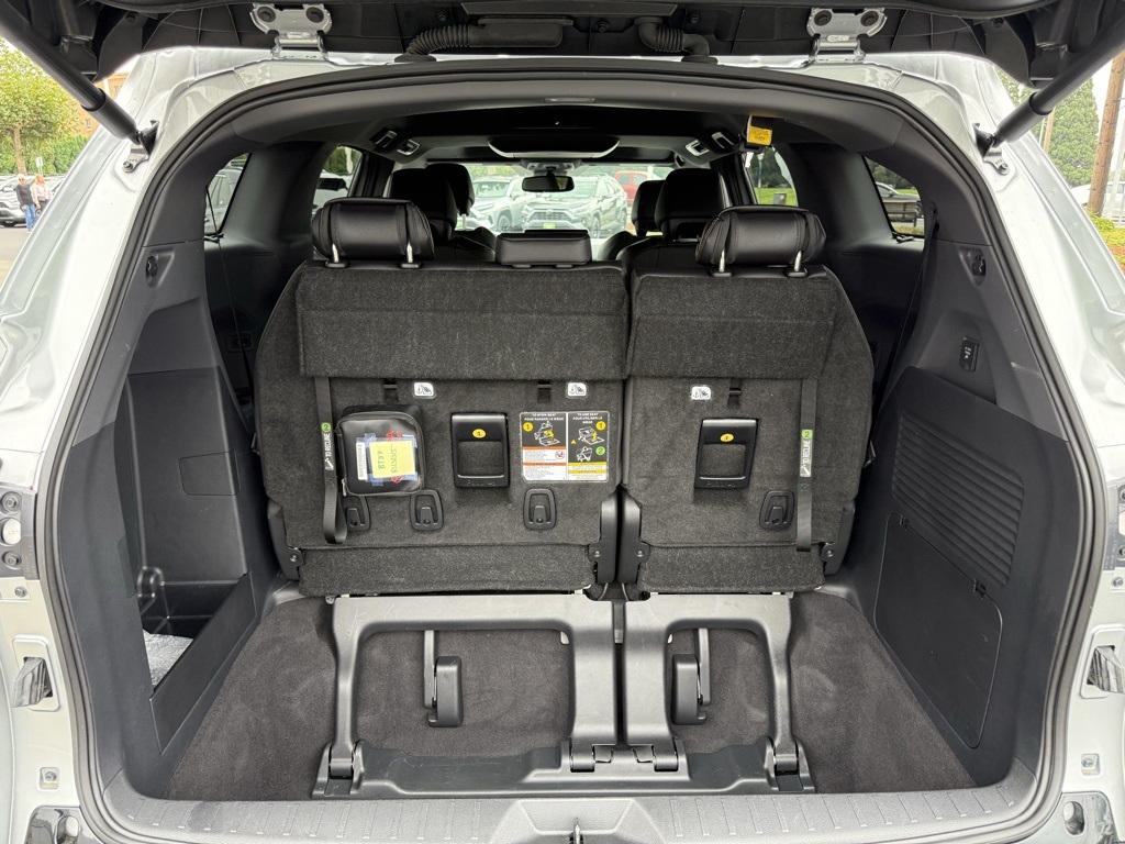 2024 Toyota Sienna XSE photo 16