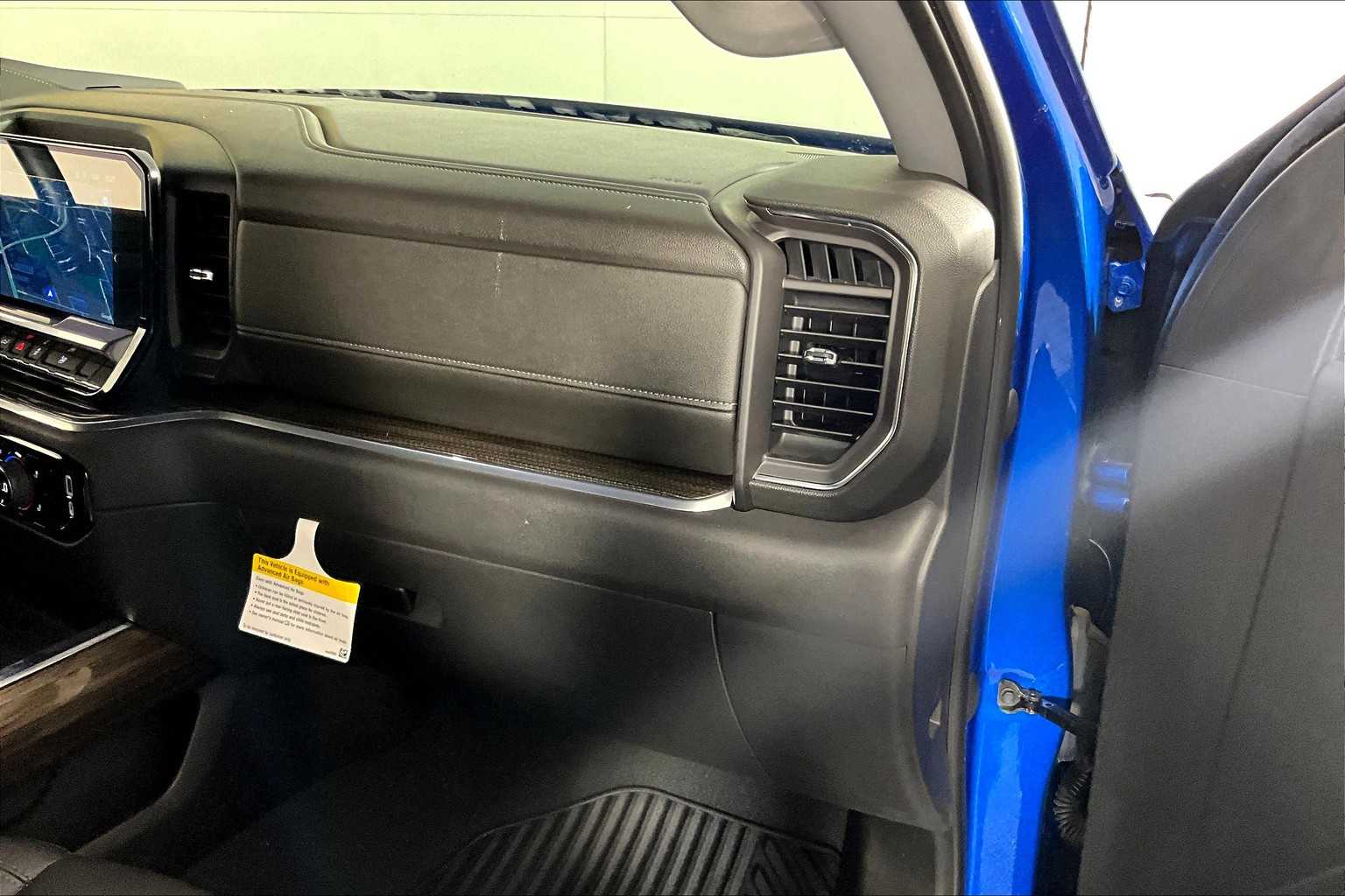 2022 Chevrolet Silverado 1500 RST photo 16