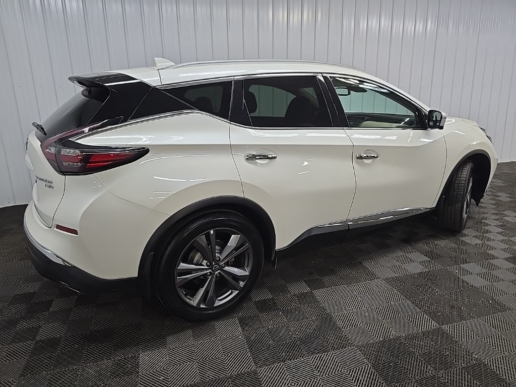2023 Nissan Murano Platinum photo 2