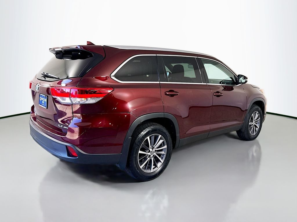 2019 Toyota Highlander XLE photo 12