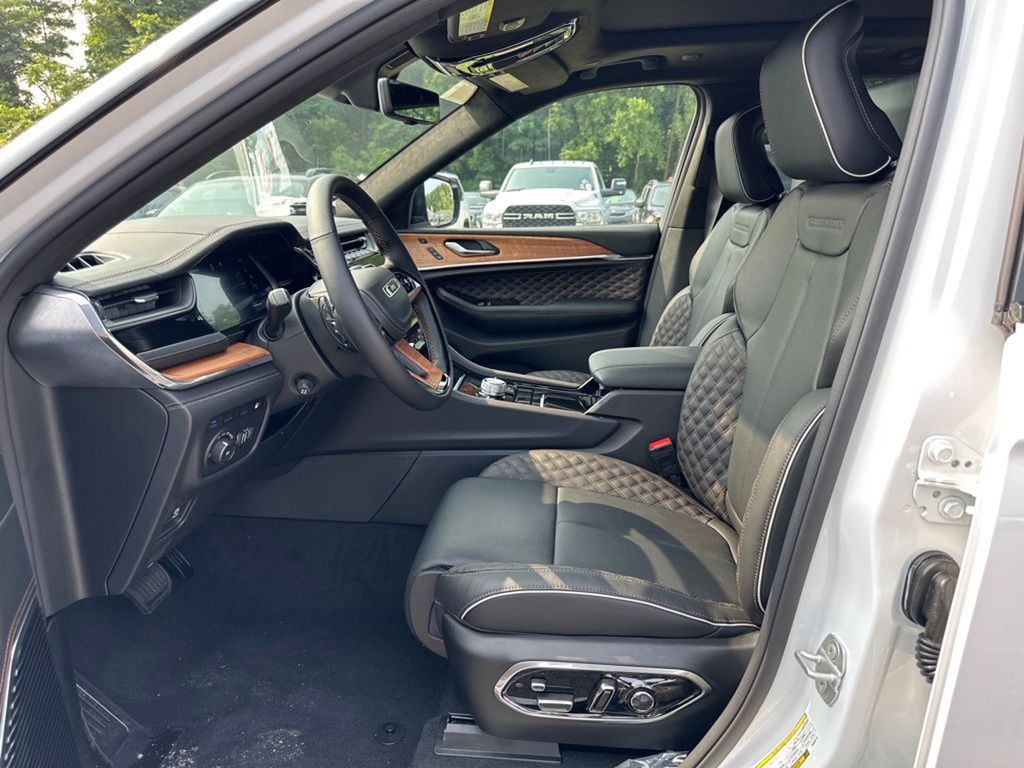 2023 Jeep Grand Cherokee Summit Reserve 4xe photo 22