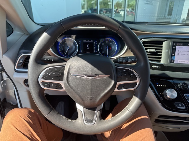 2022 Chrysler Voyager LX photo 10