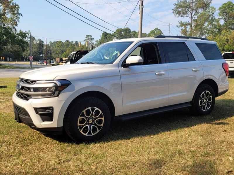 2024 Ford Expedition XLT photo 3
